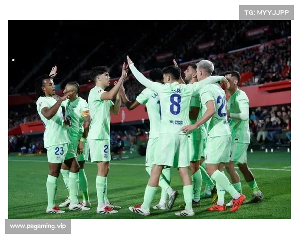 巴萨跟队：皇马本应1-3输球 裁判判罚助力联赛悬念保持