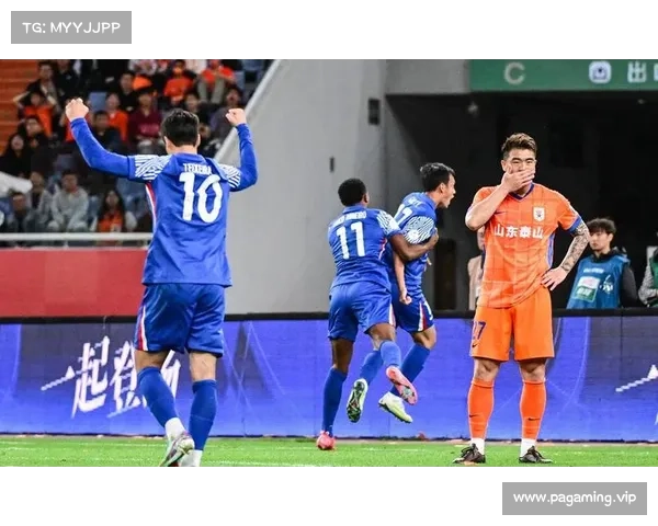 中国足球超级联赛争冠局势进入白热化阶段 多队激烈角逐争夺顶级荣誉