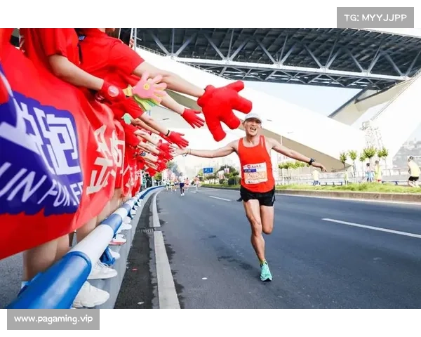 2024重庆江津东方爱情马拉松鸣枪开跑 赛后采访展现跑者热情与坚持