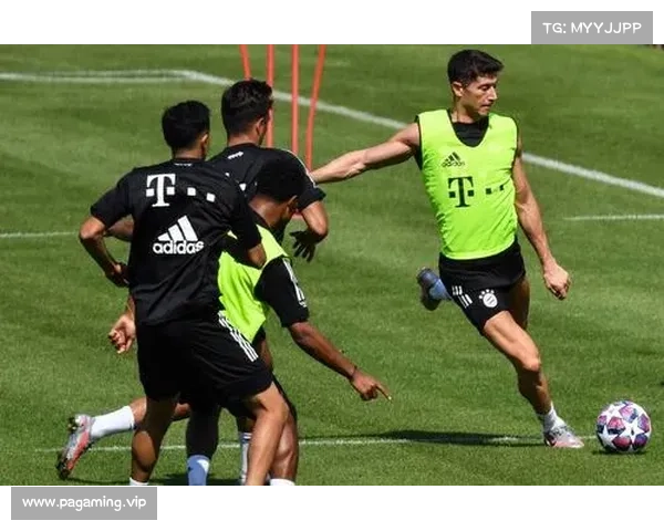 拜仁球员训练状态爆棚 力争新赛季再创辉煌