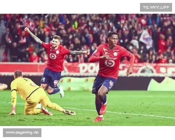 法甲豪门突发激战精彩纷呈各队鏖战高潮迭起引爆球迷热议 法甲豪门突发激战精彩纷呈各队鏖战高潮迭起引爆球迷热议