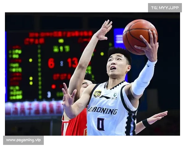 皇马争议判罚引发热议 苏炳添强烈表达不满态度 皇马争议判罚引发热议 苏炳添强烈表达不满态度