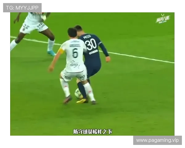 梅西踩线暴扣震惊全场 裁判都为之惊叹不已